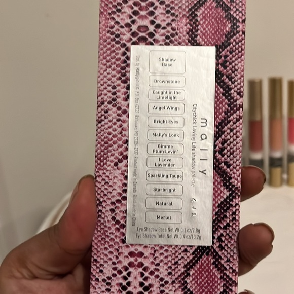 Mally beauty makeup set - Picture 2 of 9